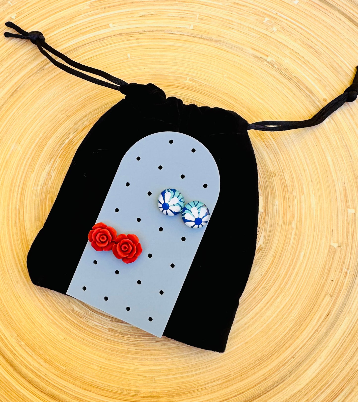 Accessory storage - Travel board with pouch
