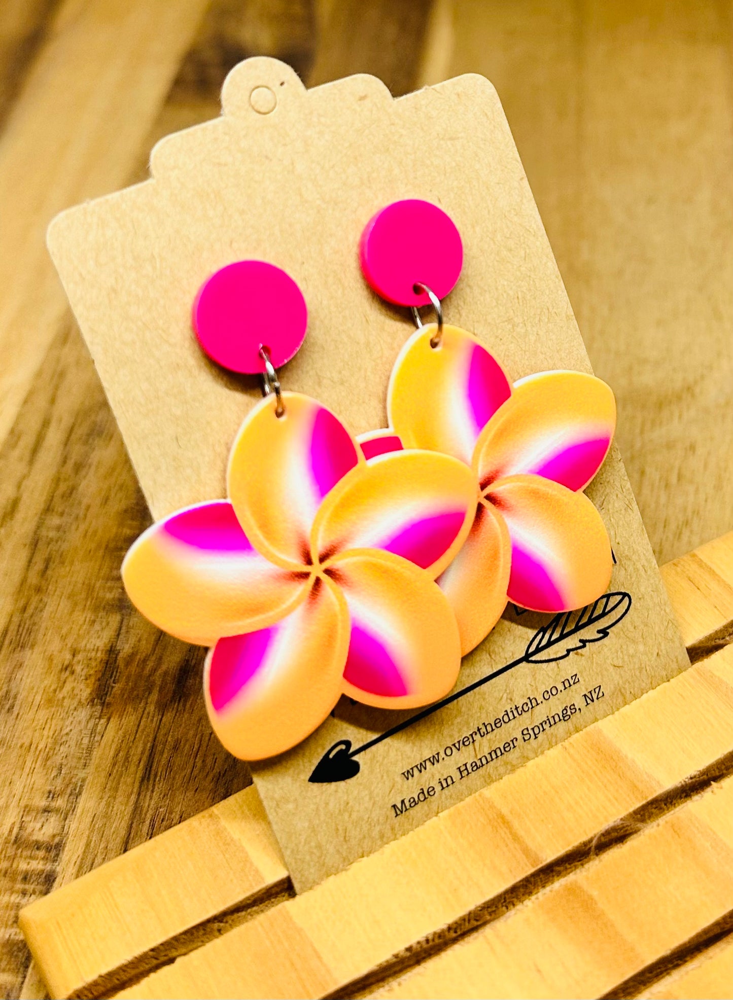 Dangles - Island holiday (various colours)