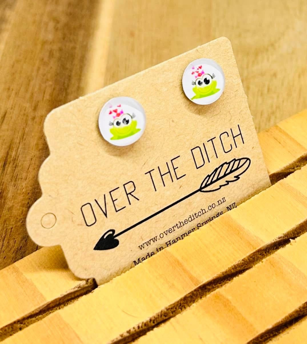 Domes - Frog in love