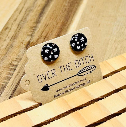 Domes - Tiny daisies on black