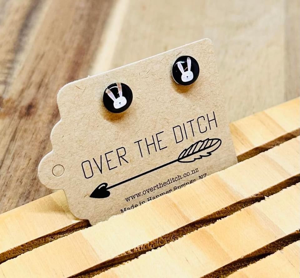 Domes - Bunny on black mini