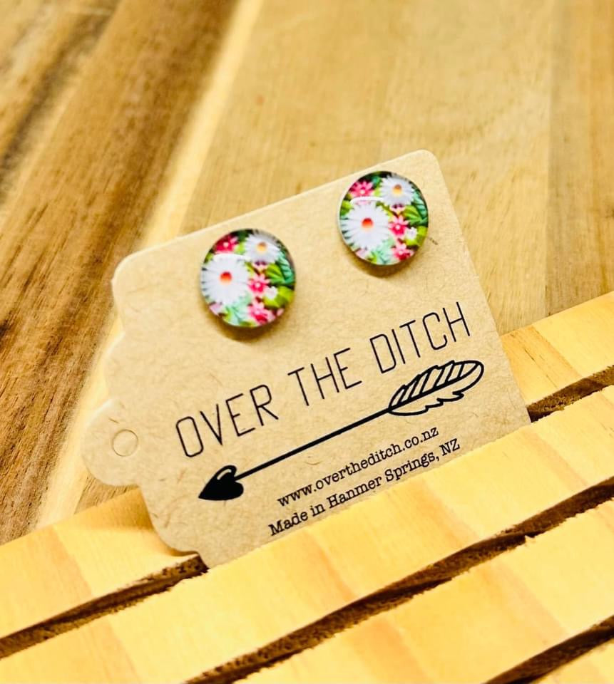 Domes - Flowers on green