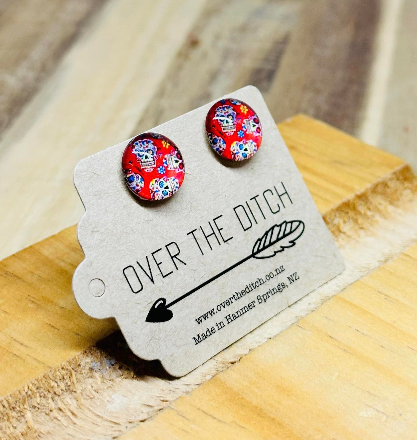 Domes - Skulls on red