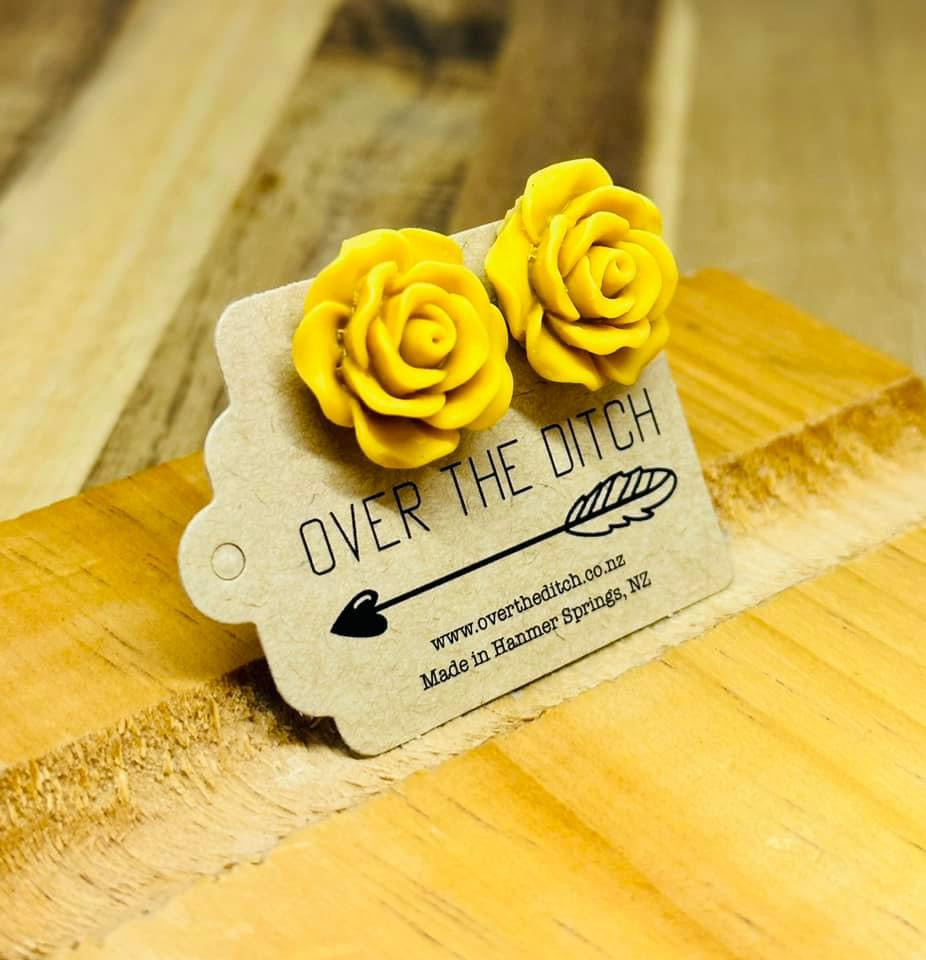 Domes - Large mustard flower