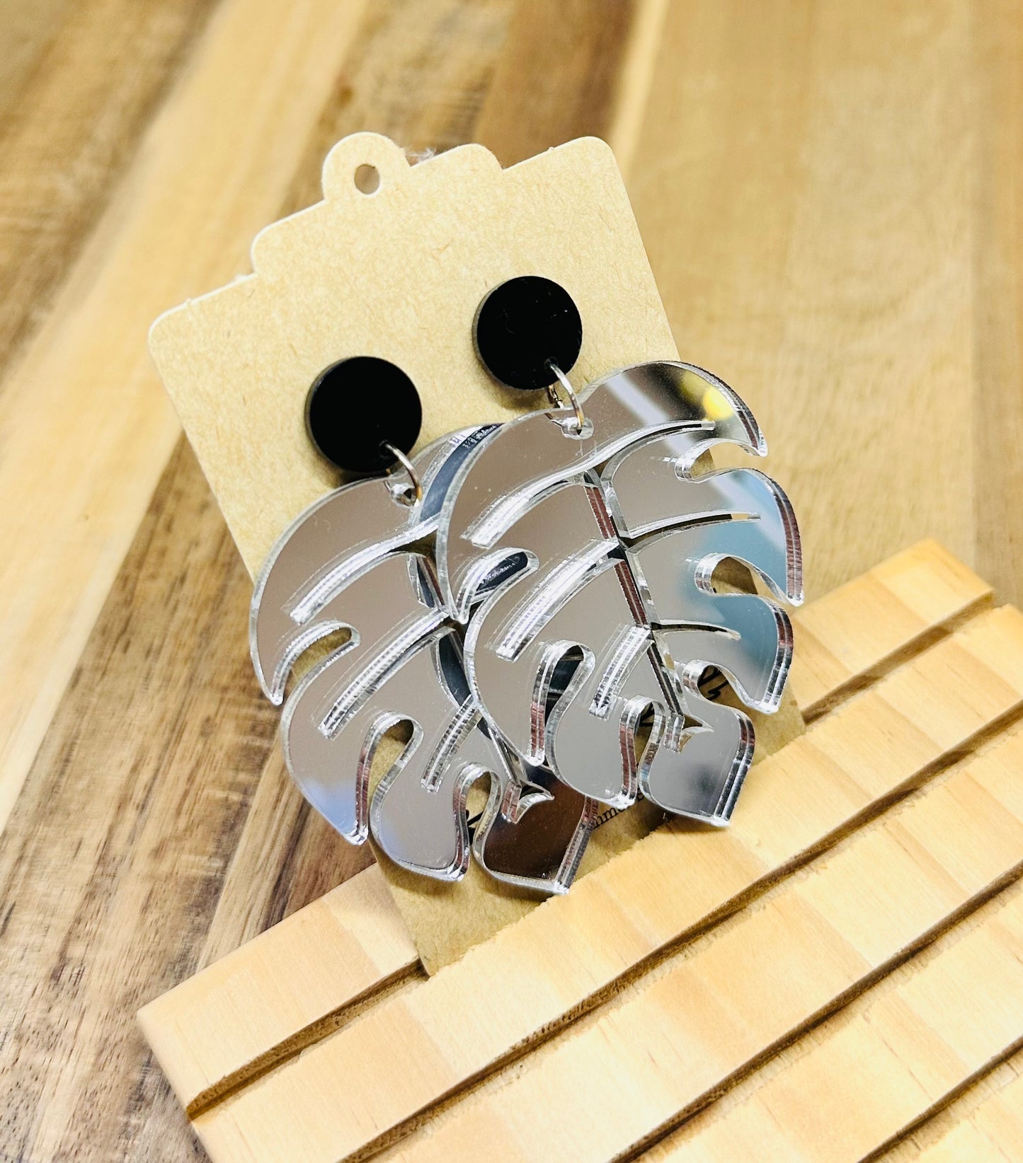 Dangles- Fabulous Mirror Monstera