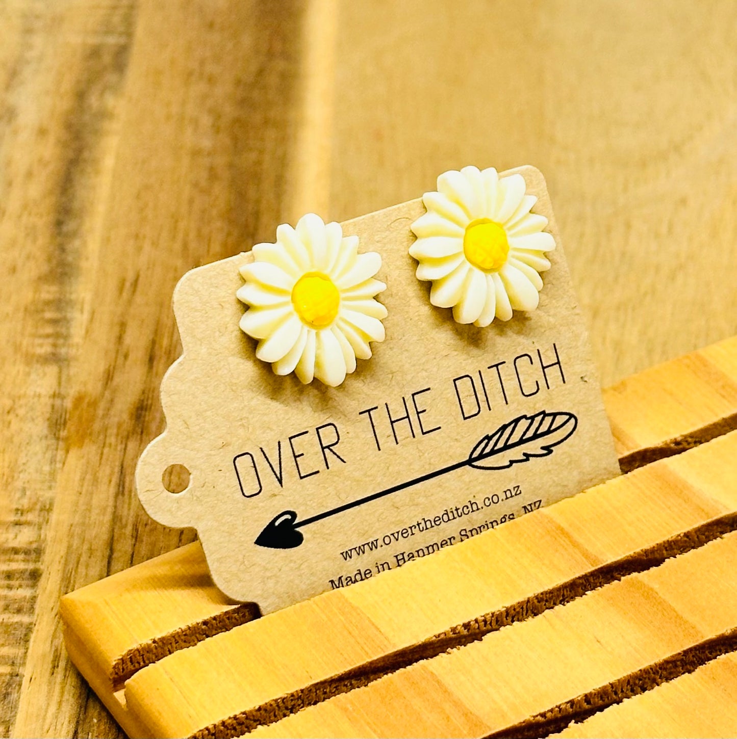 Domes - Large cream daisy