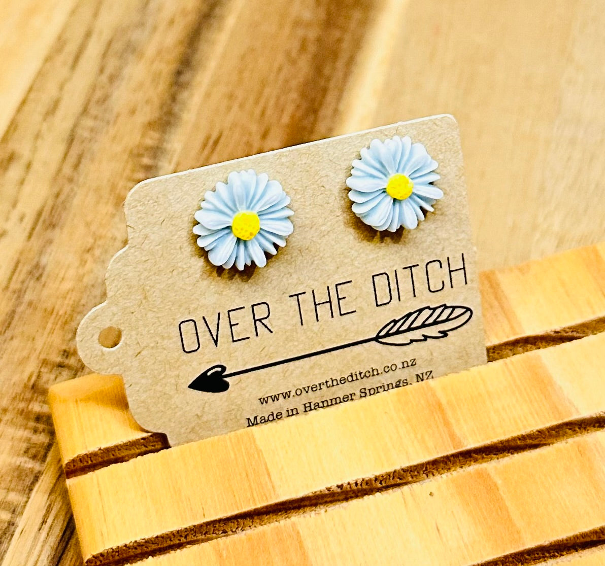 Domes - Light blue daisy