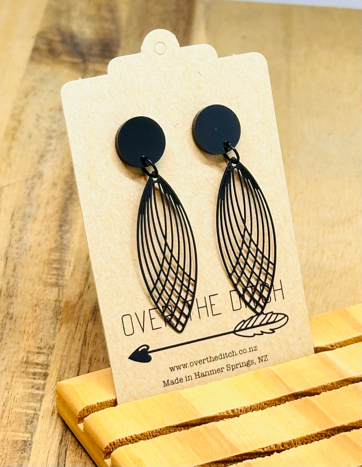 Dangles - Jay