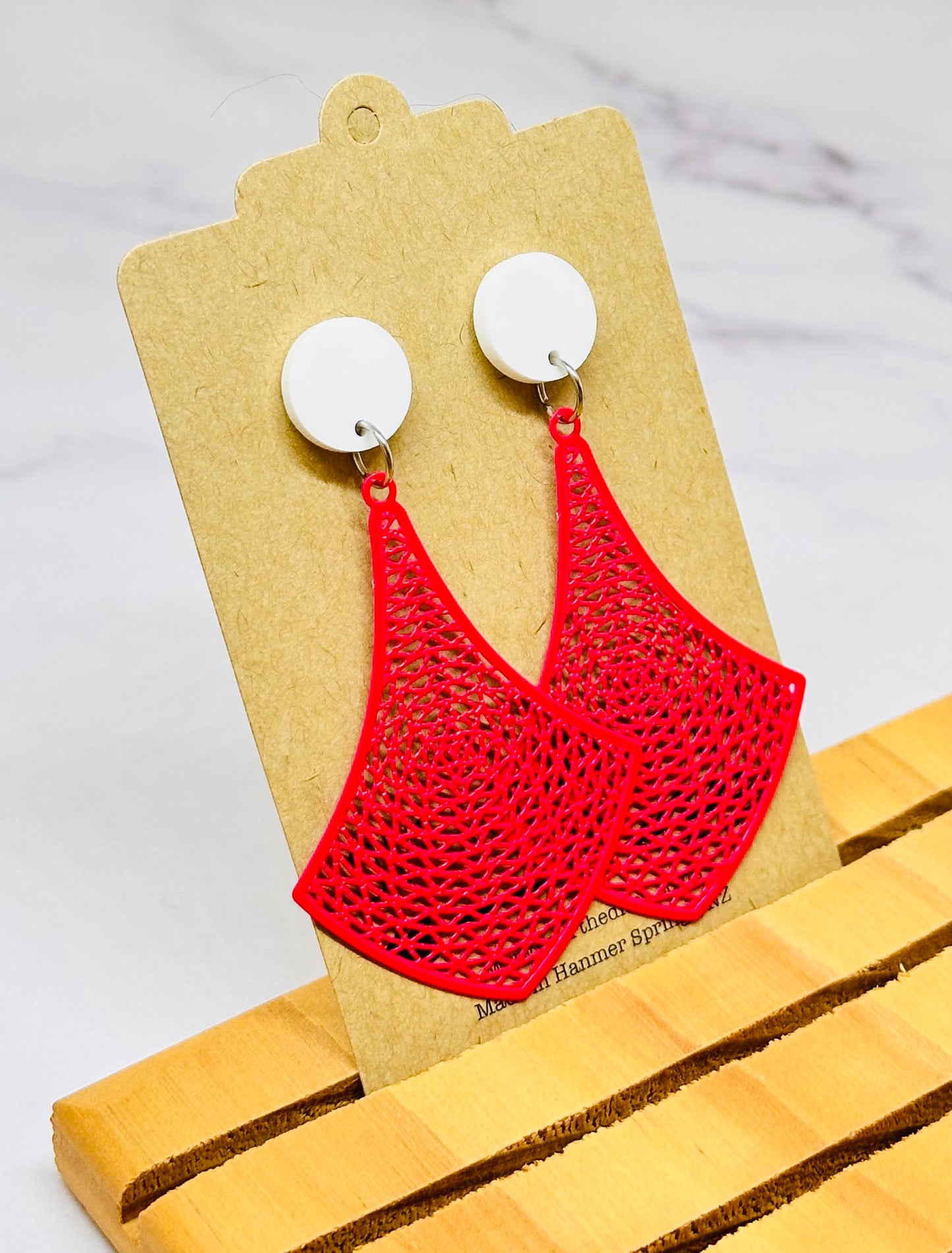 Dangles - Noeline