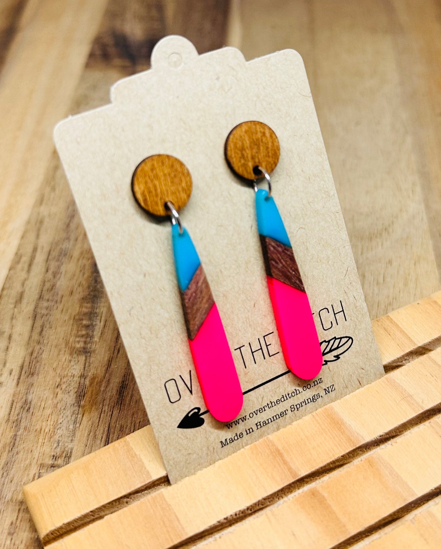 Dangles - Teodora